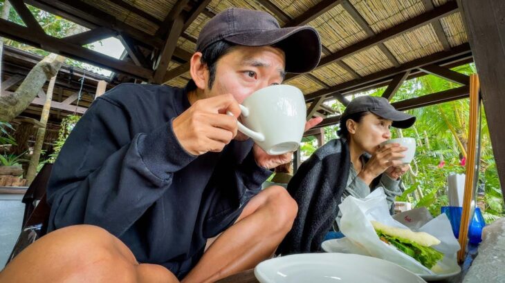 2023年 宮古島のジャングルカフェでカフェラテ飲む