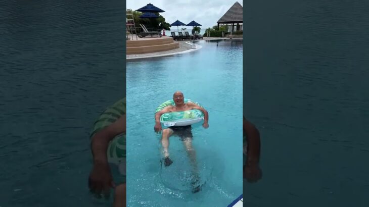 2023年 宮古島東急ホテル&リゾーツのプール　2025/5/27　許可を得て水中靴を履いています