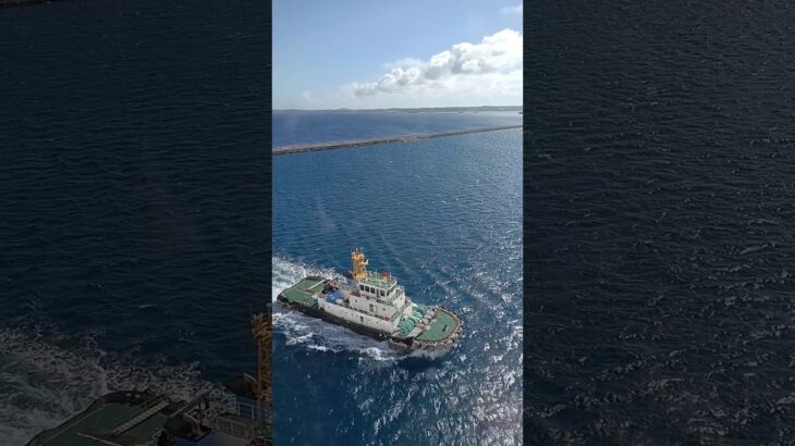 2023年 2024.6.20🛳️停在宮古島外海的榮耀號⚓準備讓引水船固定碼頭⚓欣賞美麗的宮古藍海⚓