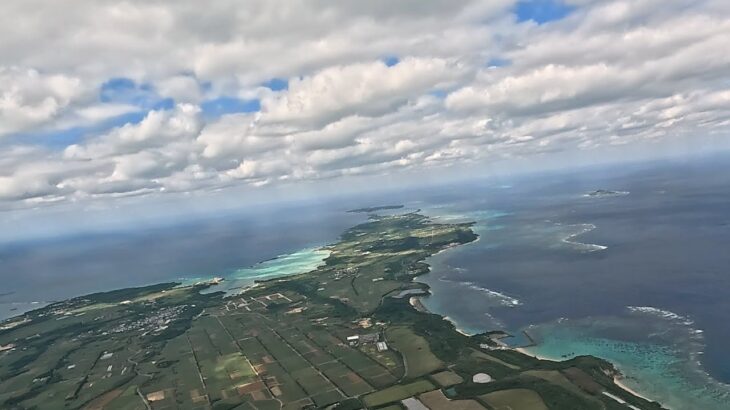 2023年 【機窓風景(左)宮古島】離陸〜伊良部島〜池間大橋·池間島ANA1080宮古島⇒羽田