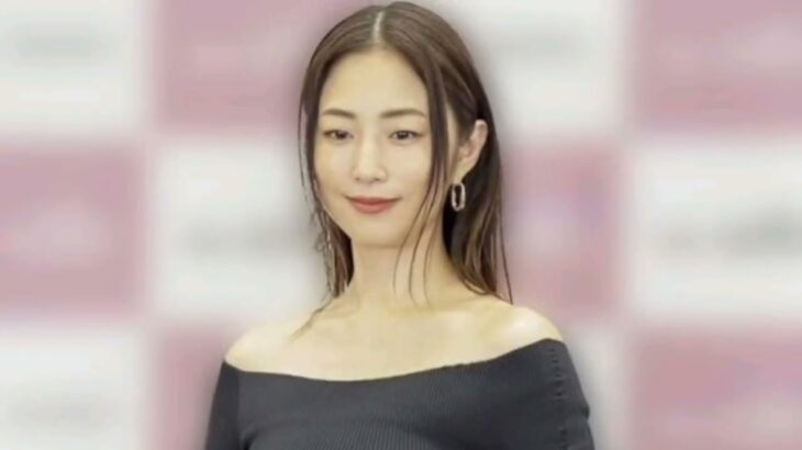 2023年 ＜MEGUMI＞宮古島で海水浴　水着姿に「人魚！？」「妖艶」