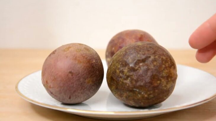 2023年 宮古島のパッションフルーツ フルーティーな良い香り Miyakojima passion fruit with a pleasant fruity aroma